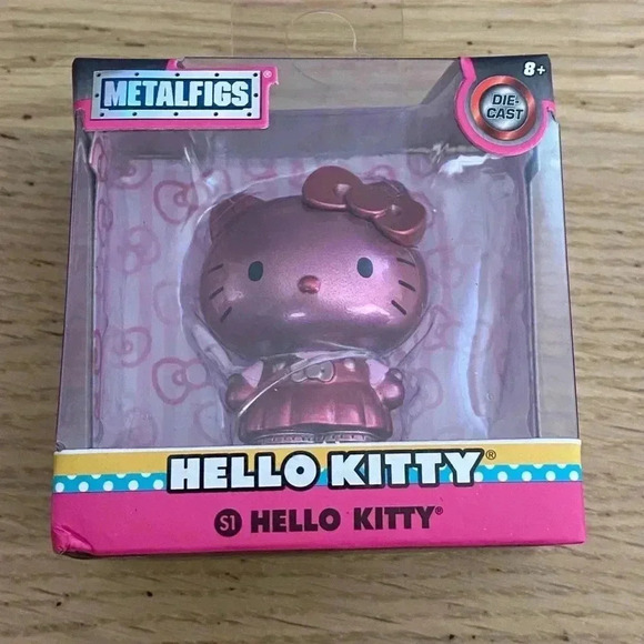 🆕 Hello Kitty® Metalfigs Collection Figure 2.5in 3 PC Set🆕 - Picture 2 of 5
